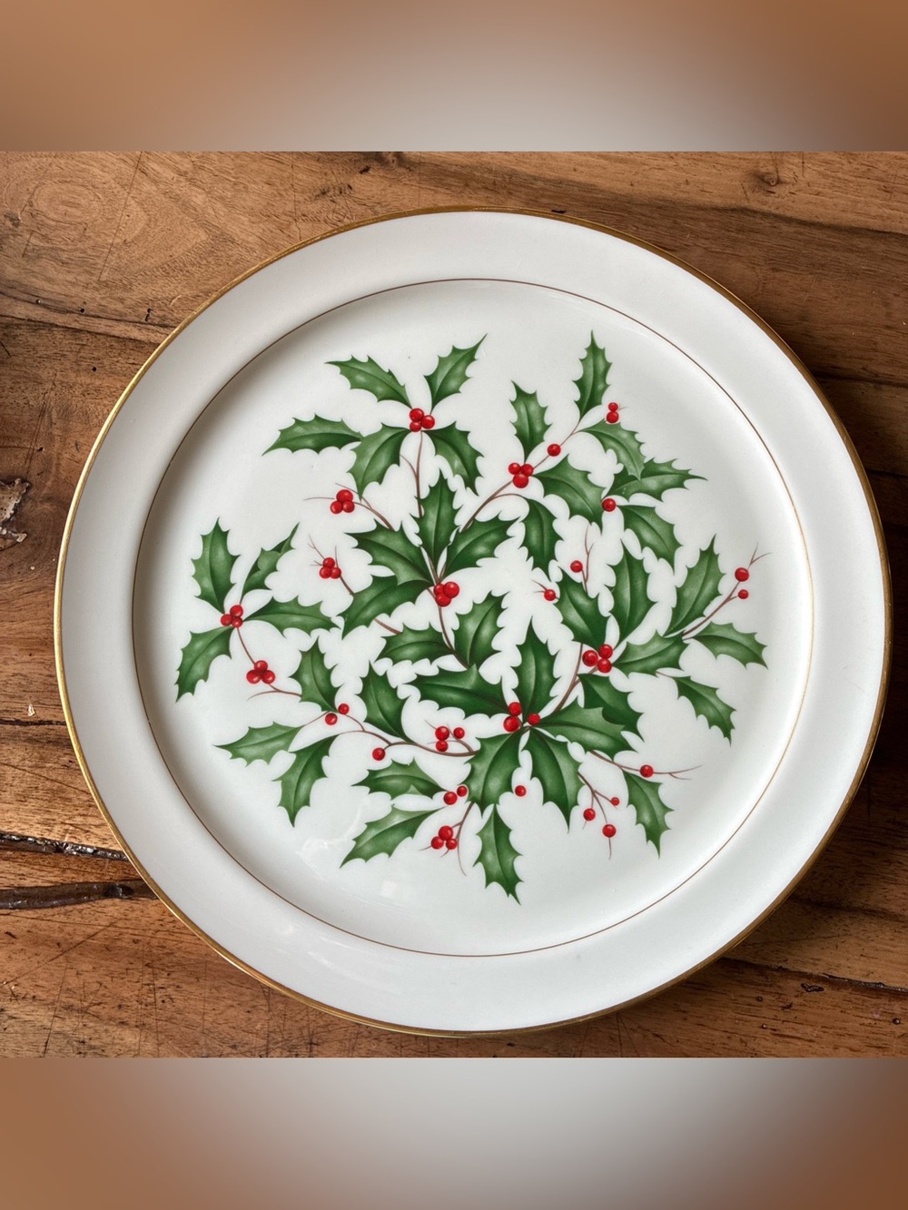 Lenox Holly Berry 12 inch Chop Plate Gold trim
